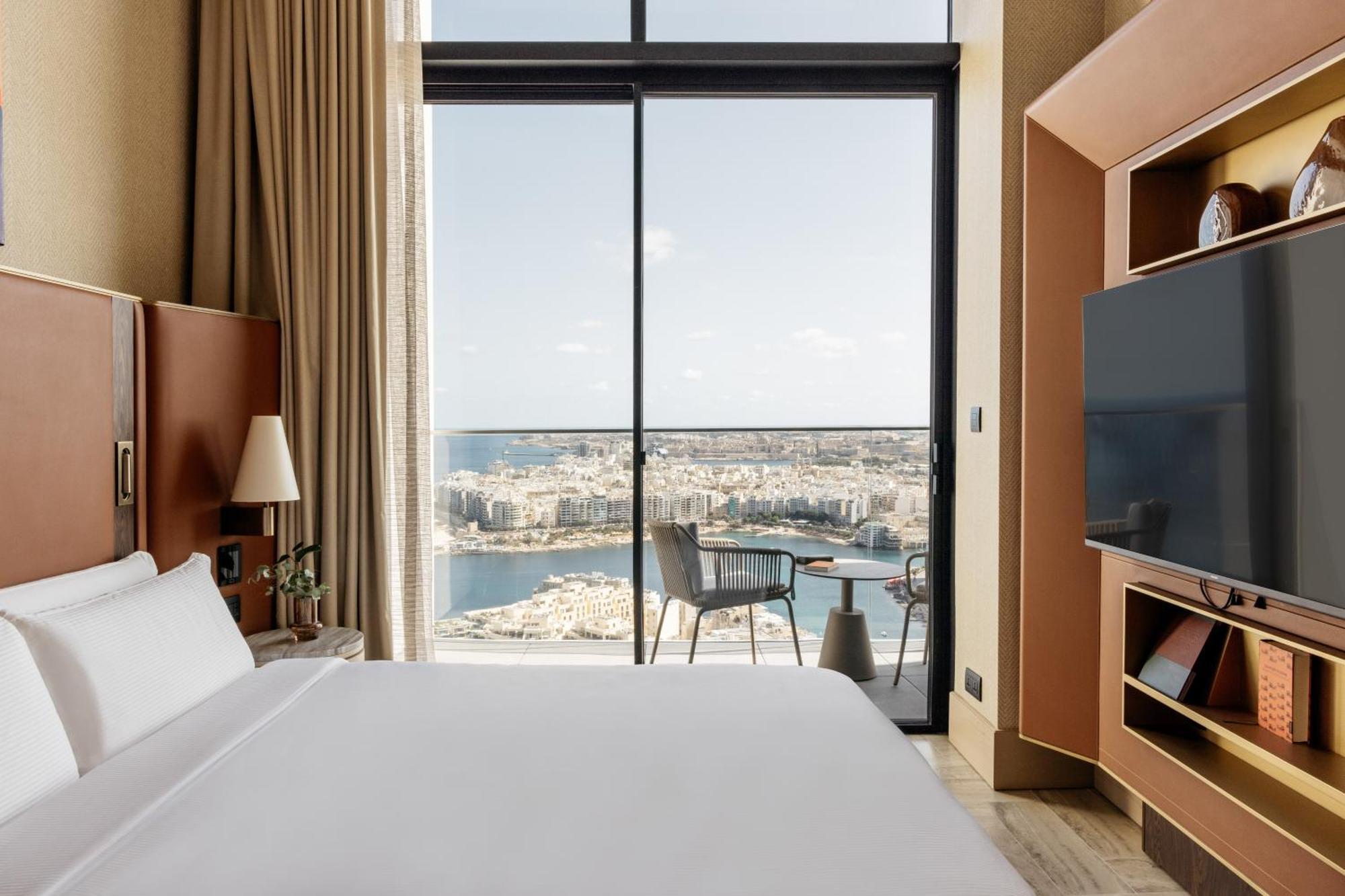 Готель Me Malta By Melia Saint Julian's Екстер'єр фото